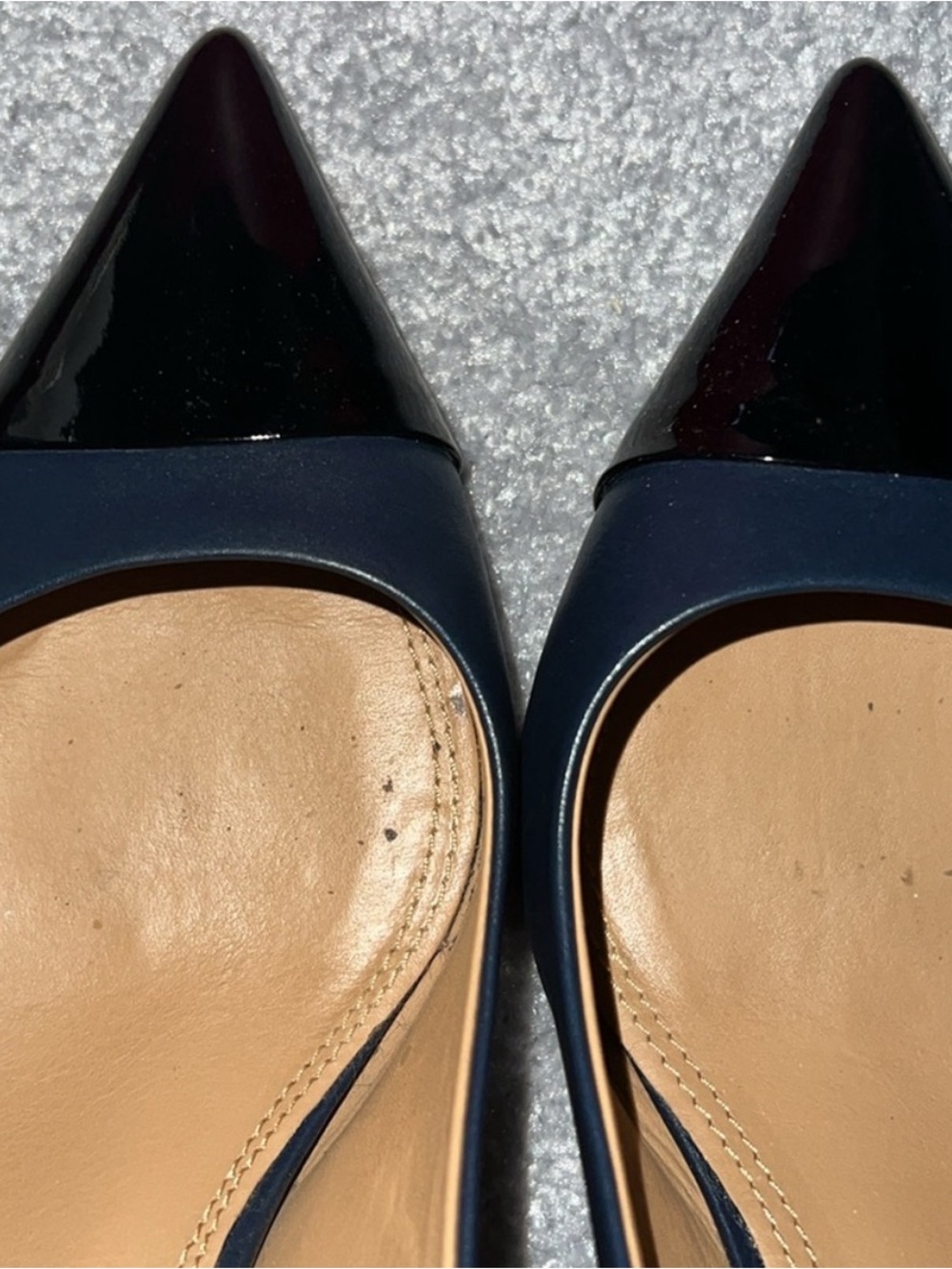 Tory Burch Black Pointed Patent Toe Slingback Heels - comes with shoe bag - Picture 4 of 4